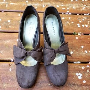 Ann Marino Grey Suede Heels
